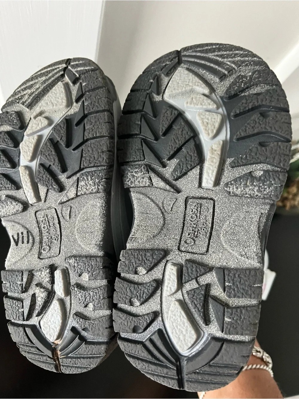 Oshkosh Waterproof Snow Boots Sz 7 Girls